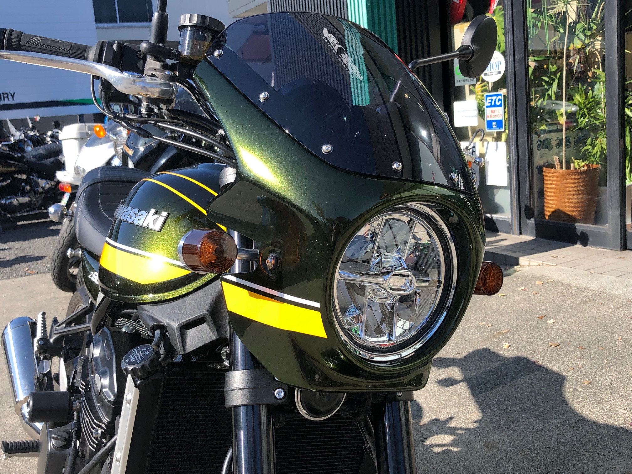 Z900RS新品！Kawasaki/Z900RS/ビキニカウル/黒金/オリジナルペイント ...